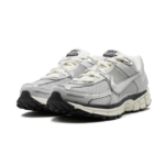 Nike Zoom Vomero 5 Chrome - Image 3
